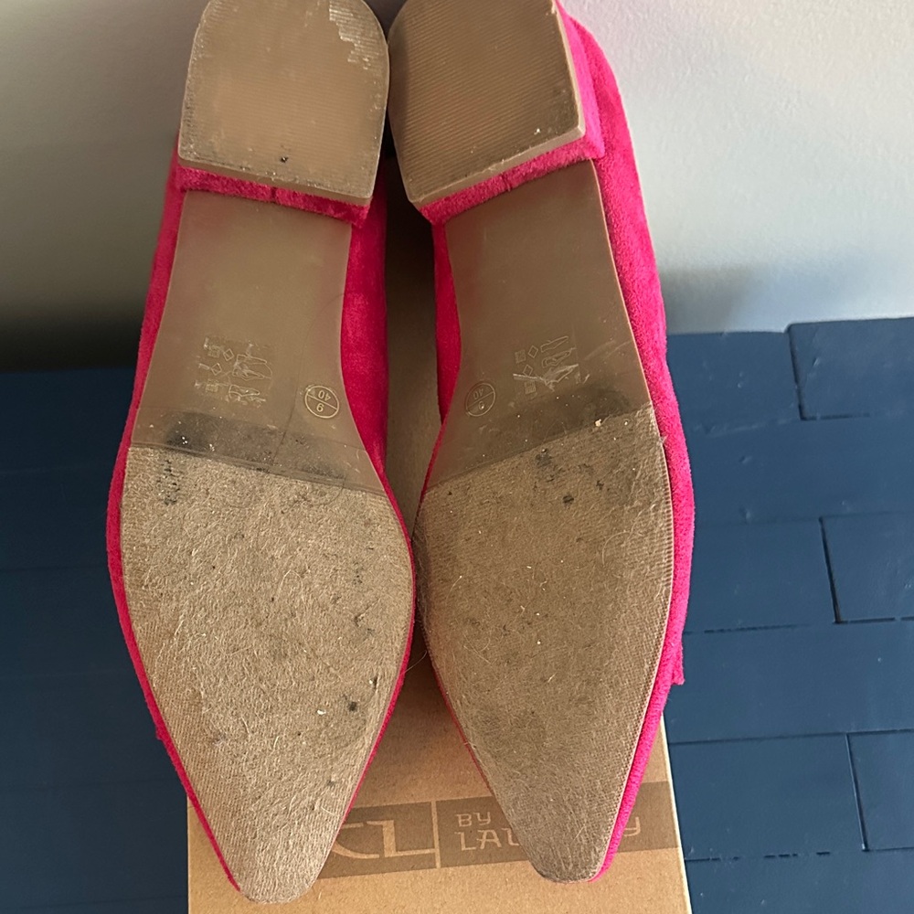 CL by Laundry Fuchsia Suede Pointed Toe Low Block Heels with Bow - Picture 4 of 9